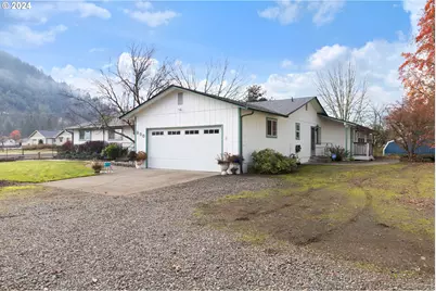 200 Shady Dr, Roseburg, OR 97471 - Photo 1