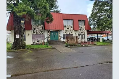 251 N Umpqua St, Sutherlin, OR 97479 - Photo 1