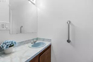 11122 NE Wygant St, Portland, OR 97220 - Photo 31