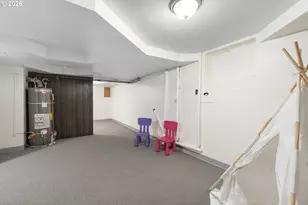 11122 NE Wygant St, Portland, OR 97220 - Photo 37