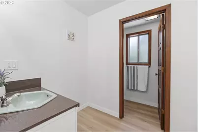 11122 NE Wygant St, Portland, OR 97220 - Photo 19