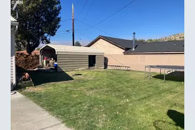 213 NW 4th Ave, John Day, OR 97845 - Photo 27