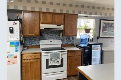 213 NW 4th Ave, John Day, OR 97845 - Photo 5