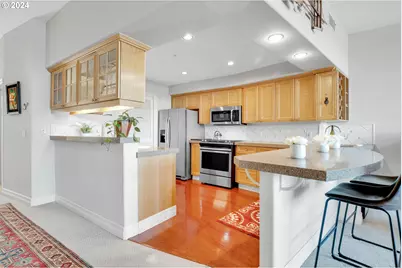 905 N Harbour Dr #6, Portland, OR 97217 - Photo 5