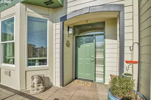 905 N Harbour Dr, Portland, OR 97217 - Photo 3