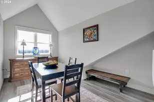 905 N Harbour Dr, Portland, OR 97217 - Photo 29