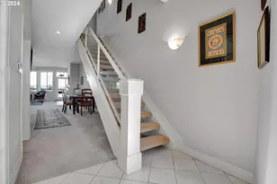 905 N Harbour Dr, Portland, OR 97217 - Photo 17