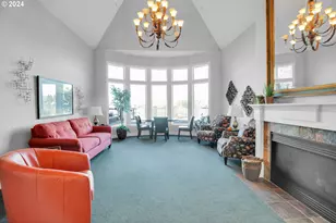 905 N Harbour Dr, Portland, OR 97217 - Photo 41