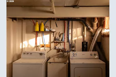 11020 NE Glisan St, Portland, OR 97220 - Photo 17