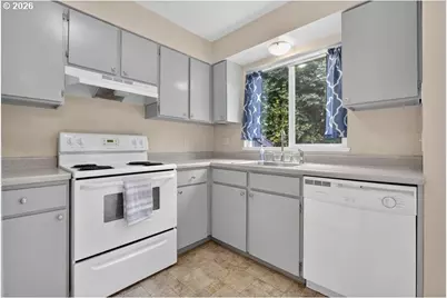 24002 NE Treehill Dr, Wood Village, OR 97060 - Photo 17