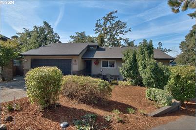 6960 Winfield Ct, Gladstone, OR 97027 - Photo 1