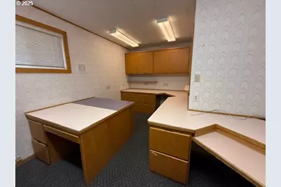 1576 12th St, Florence, OR 97439 - Photo 11