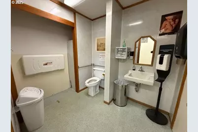 1576 12th St, Florence, OR 97439 - Photo 15