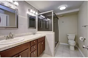 5585 E Evergreen Blvd, Vancouver, WA 98661 - Photo 11