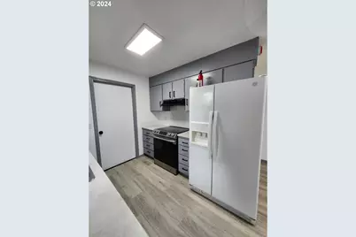 504 Silver Ave, Drain, OR 97435 - Photo 5