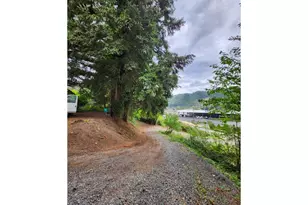 504 Silver Ave, Drain, OR 97435 - Photo 3