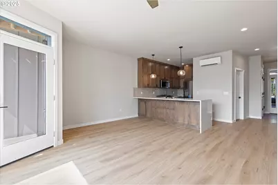 819 SW 13th St #2, Newport, OR 97365 - Photo 5
