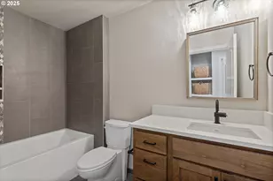 819 Southwest 13th Street, Newport, OR 97365 - Photo 13
