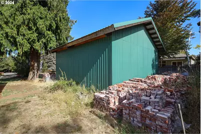 2455 Belmont Dr, Hood River, OR 97031 - Photo 11