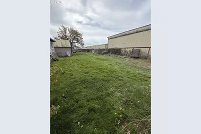 33964 D St, Eugene, OR 97405 - Photo 5