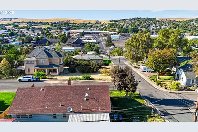 1302 SW Goodwin Pl, Pendleton, OR 97801 - Photo 5