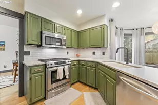 4340 SW Vacuna St, Portland, OR 97219 - Photo 9