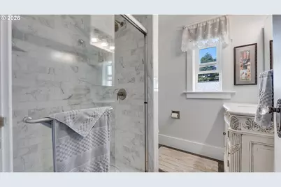 2206 Marion St, North Bend, OR 97459 - Photo 19