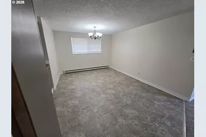 1407 Bowmont Ave, Kelso, WA 98626 - Photo 9