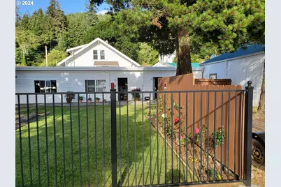 160 Spring St, Gardiner, OR 97441 - Photo 3