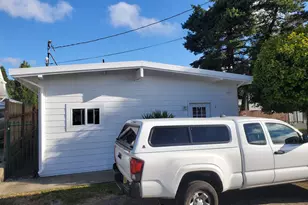 160 Spring St, Gardiner, OR 97441 - Photo 29