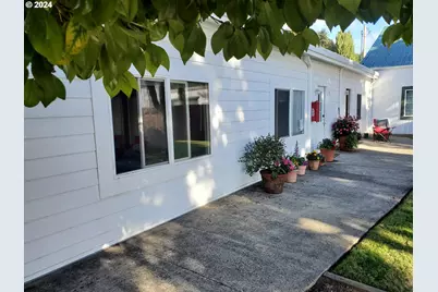 160 Spring St, Gardiner, OR 97441 - Photo 7