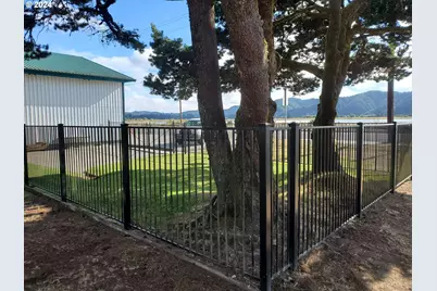 160 Spring St, Gardiner, OR 97441 - Photo 19