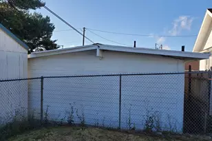 160 Spring St, Gardiner, OR 97441 - Photo 27