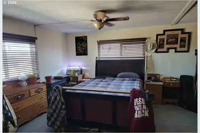 88160 Fairview Ln, Christmas Valley, OR 97641 - Photo 17