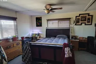 88160 Fairview Ln, Christmas Valley, OR 97641 - Photo 17