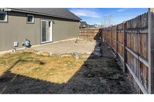 3011 NW Dogwood Ave, Redmond, OR 97756 - Photo 5