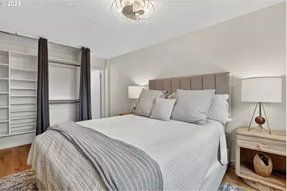 2393 SW Park Pl #210, Portland, OR 97205 - Photo 21