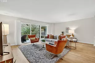 2393 SW Park Pl, Portland, OR 97205 - Photo 9