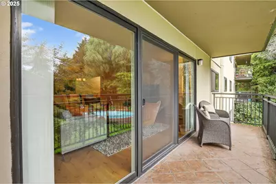 2393 SW Park Pl #210, Portland, OR 97205 - Photo 33
