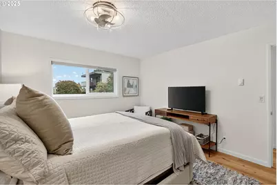 2393 SW Park Pl #210, Portland, OR 97205 - Photo 23