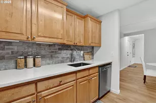 2393 SW Park Pl, Portland, OR 97205 - Photo 19