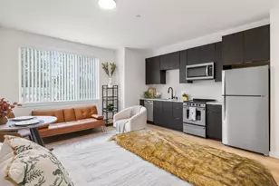 10985 E Burnside St, Portland, OR 97216 - Photo 3