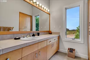 18200 NE Sunrise Peaks Ln, Hillsboro, OR 97123 - Photo 33