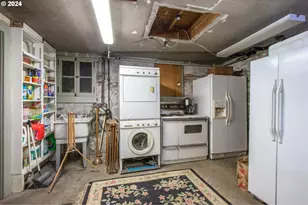 608 W 6th St, The Dalles, OR 97058 - Photo 31