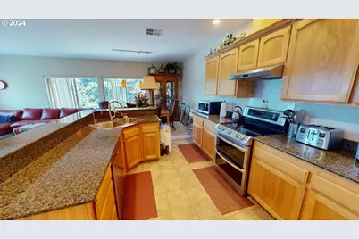 94244 10th St, Gold Beach, OR 97444 - Photo 15