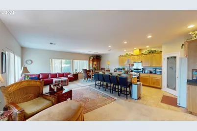 94244 10th St, Gold Beach, OR 97444 - Photo 5