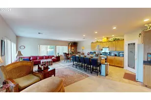 94244 10th St, Gold Beach, OR 97444 - Photo 5