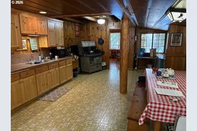 22862 Highway 58, Crescent Lake, OR 97733 - Photo 7