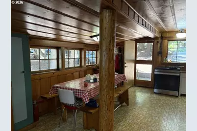 22862 Highway 58, Crescent Lake, OR 97733 - Photo 9