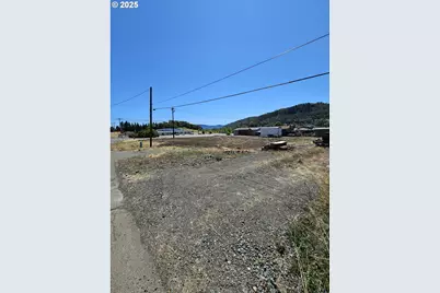 3598 Hooker Rd, Roseburg, OR 97470 - Photo 7